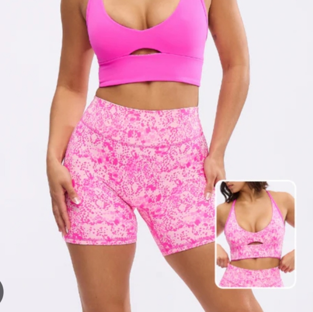 ISO Buffbunn Fashun print pink shorts from the snack collection-size medium